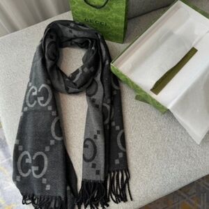 <AUTHENTIC>Gucci Scarf
